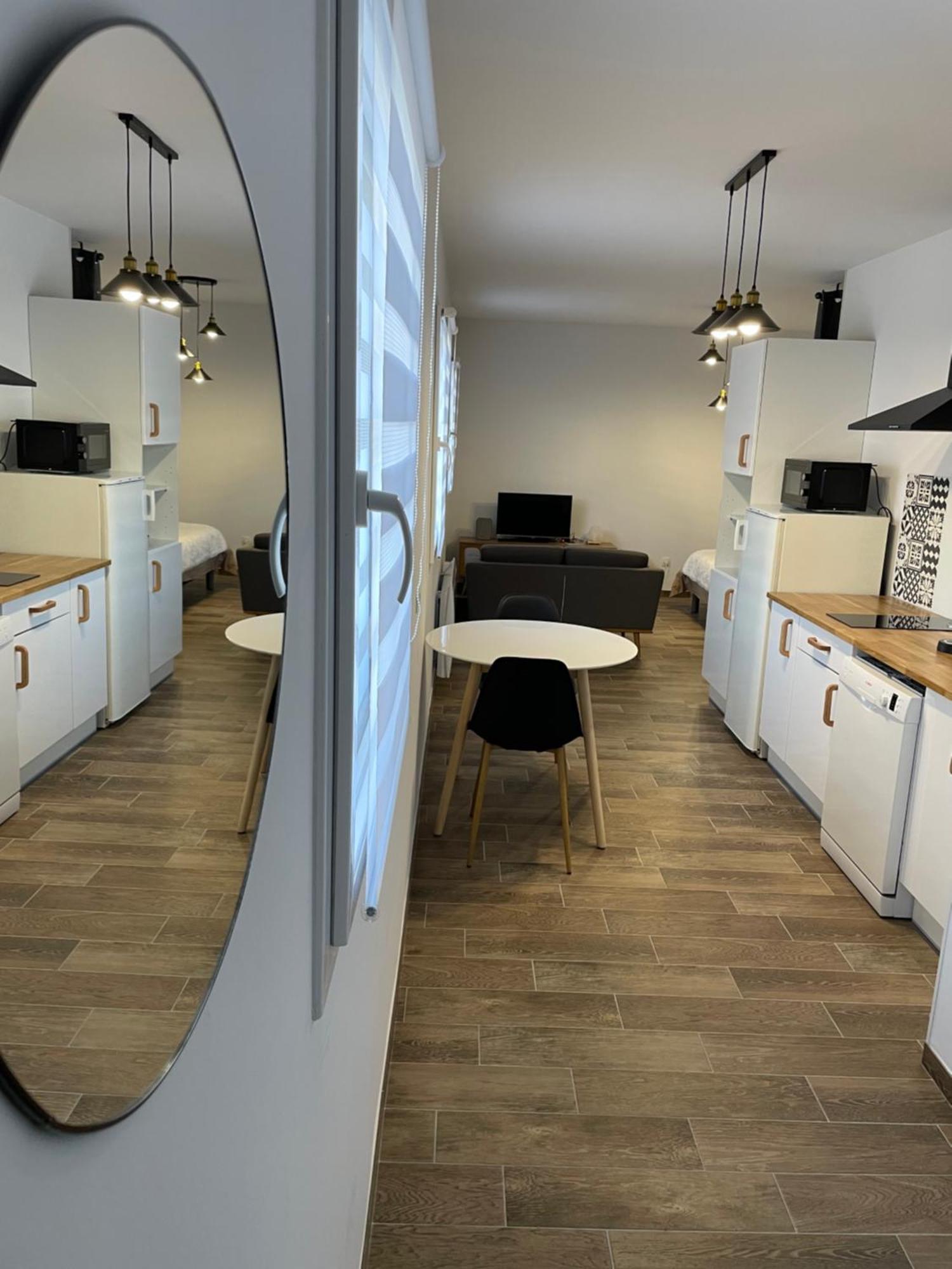 Studio Bien Situe & Tout Equipe Dans Une Maison Scionzier Exteriör bild