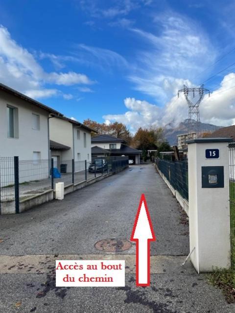 Studio Bien Situe & Tout Equipe Dans Une Maison Scionzier Exteriör bild
